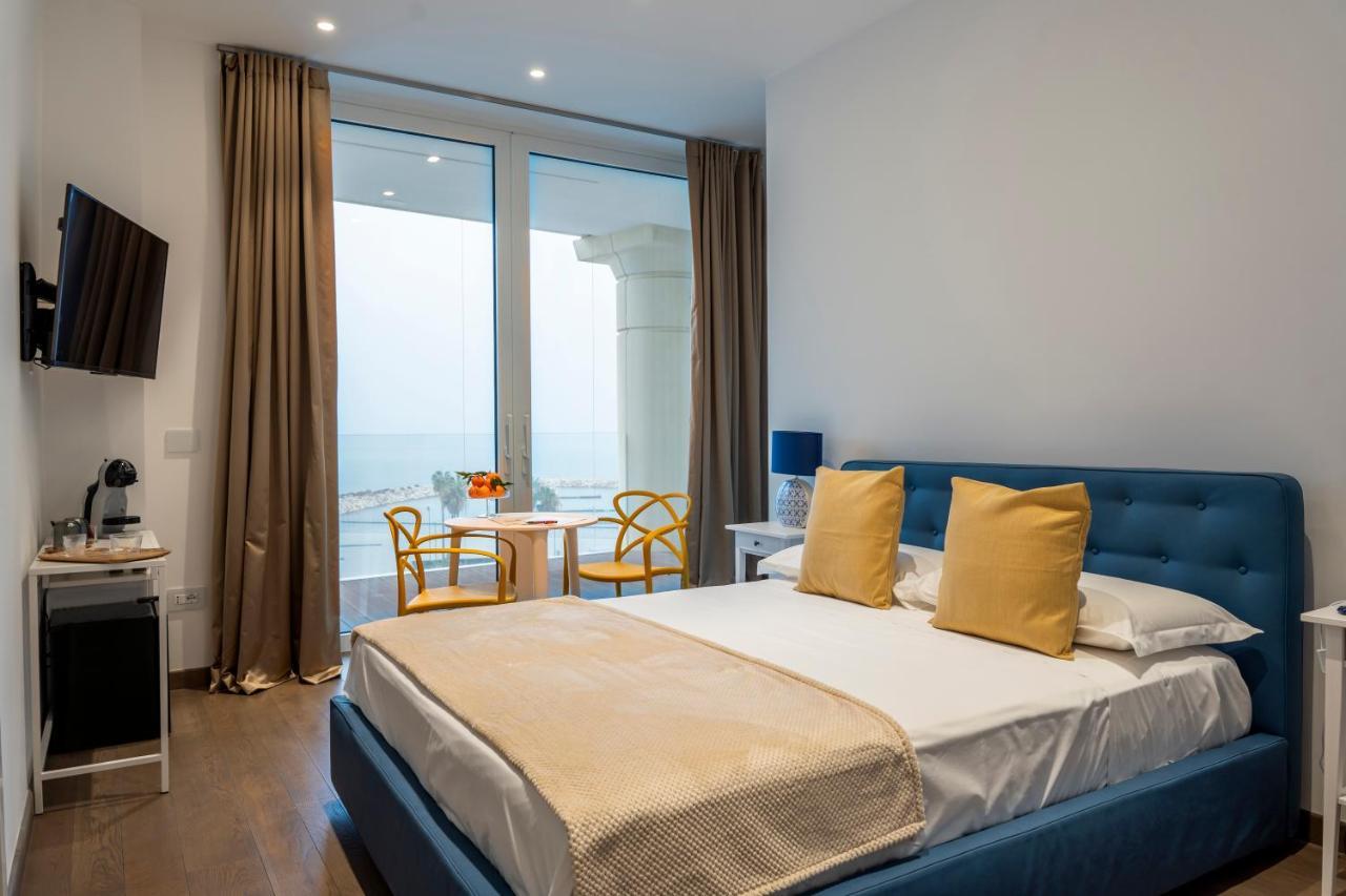 Bed and Breakfast Crescent Moon Salerno Esterno foto