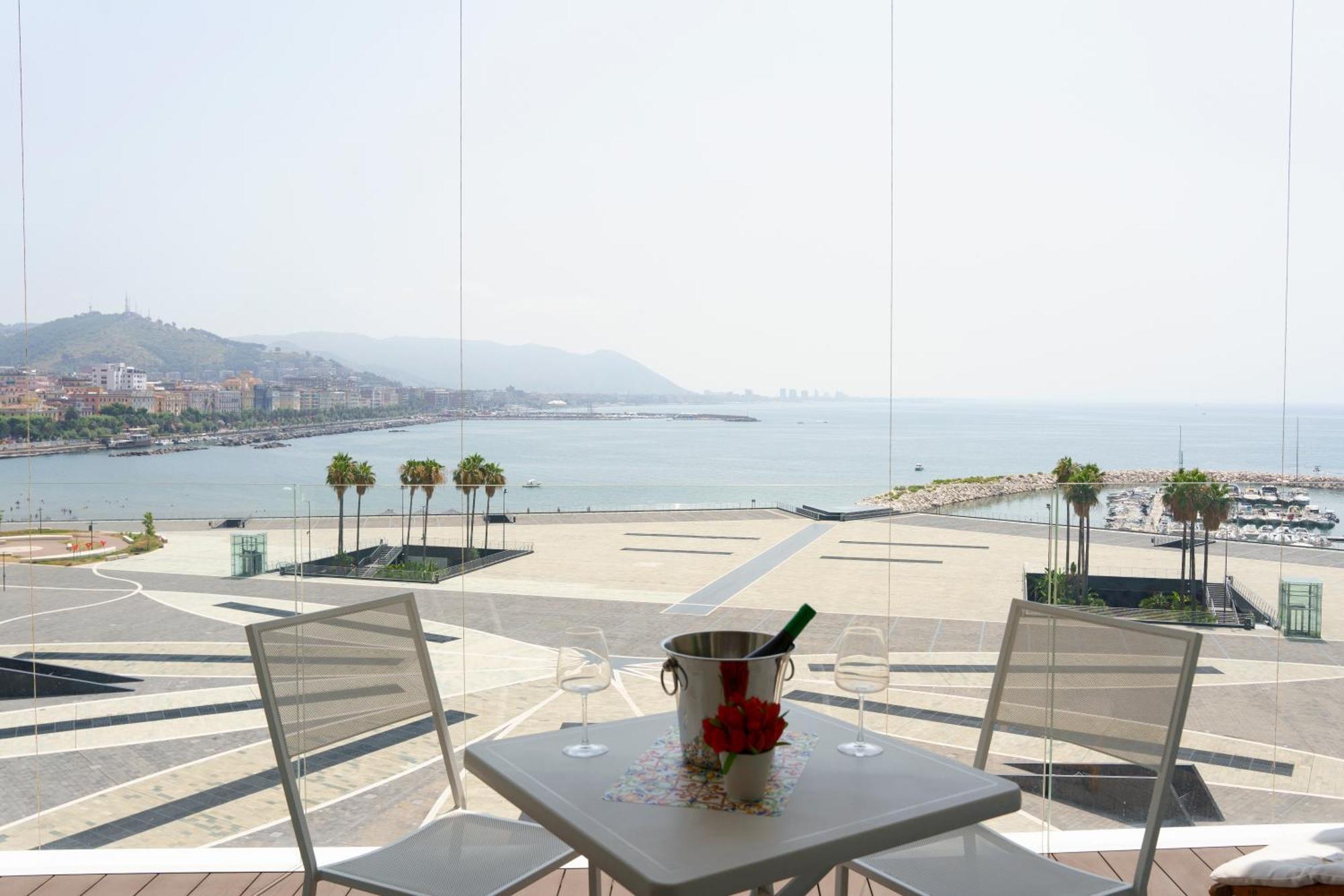Bed and Breakfast Crescent Moon Salerno Esterno foto